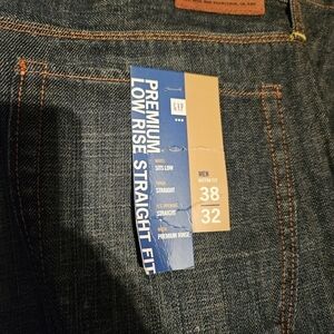 NWT GAP premium Low Rise Straight button fly jeans size 38x32.
